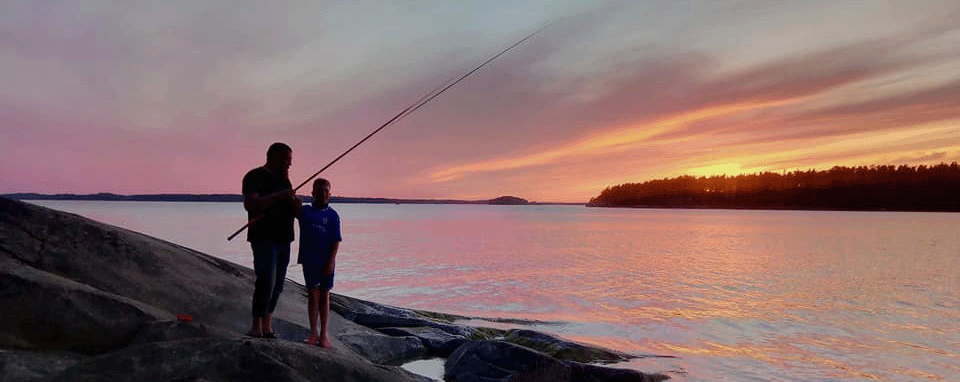 Ongintaa ilta-auringossa